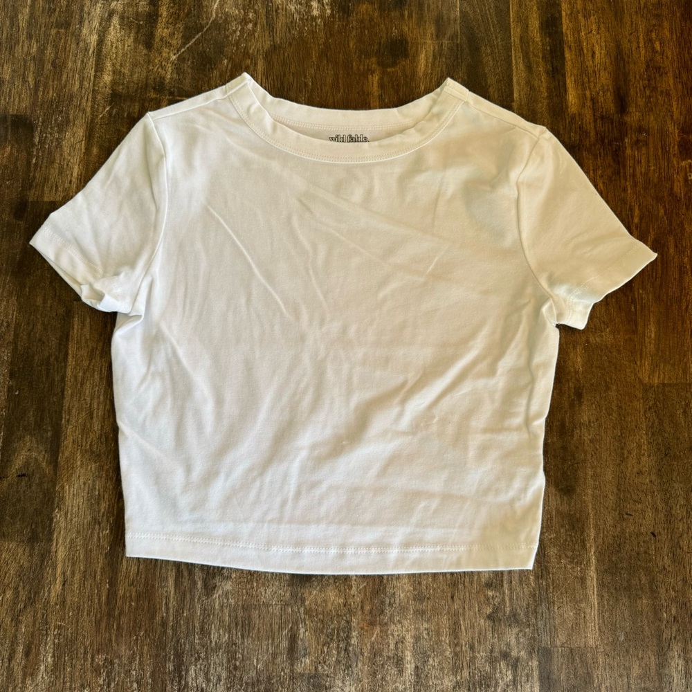 FREE w any bundle: white tee